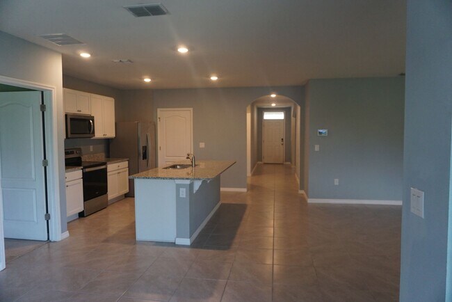 Foto del edificio - Home in Lake Gleason Reserve Deltona 3/2