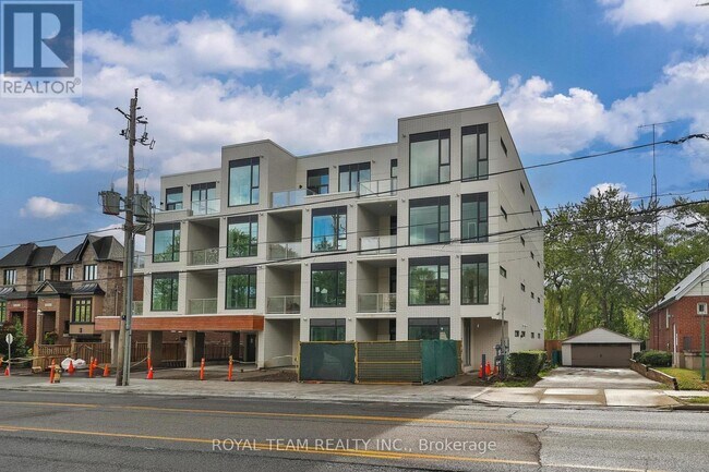 Photo du bâtiment - 722-722 Marlee Ave