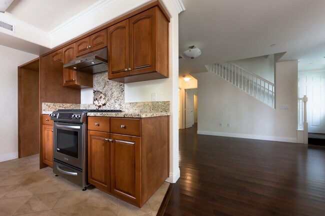Building Photo - Franklin Townhomes