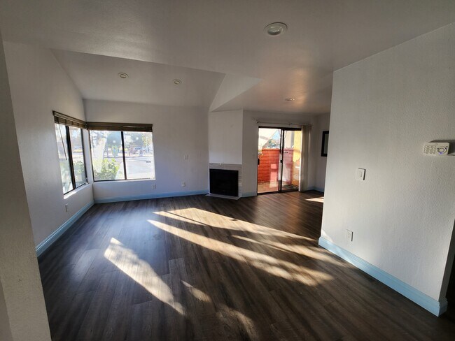 Foto del edificio - 2100 Santa Fe Ave