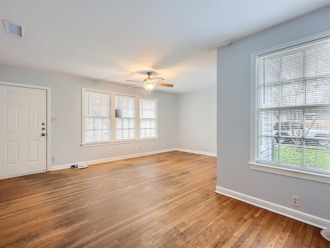 Foto del edificio - 1204 E 31st St
