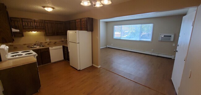 Foto del edificio - 1652 E 16th St