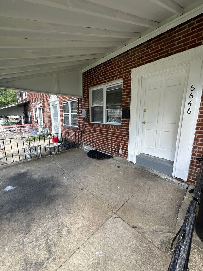 Building Photo - 6646 Perry Ave