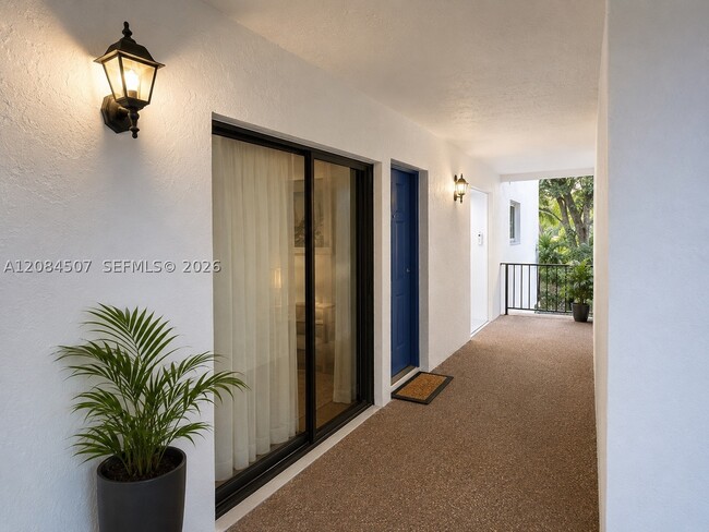 Building Photo - 6010 S Falls Cir Dr