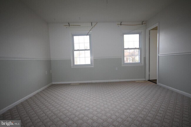 Building Photo - 2902 Seminole Rd