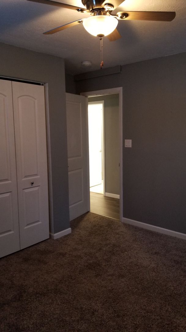 Foto del edificio - NE 3 bedroom updated with appliances and garage