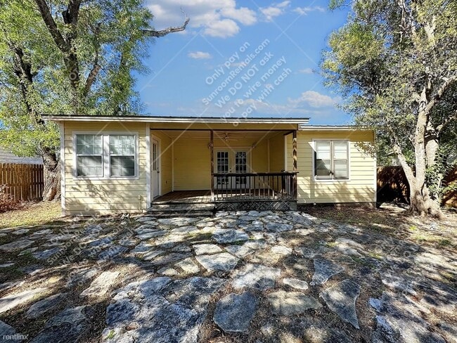 Foto del edificio - 3 br, 2 bath House - 325 Hickman St