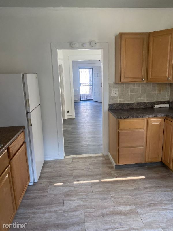 Building Photo - 3 br, 2 bath Townhome - 6211 Mershon St