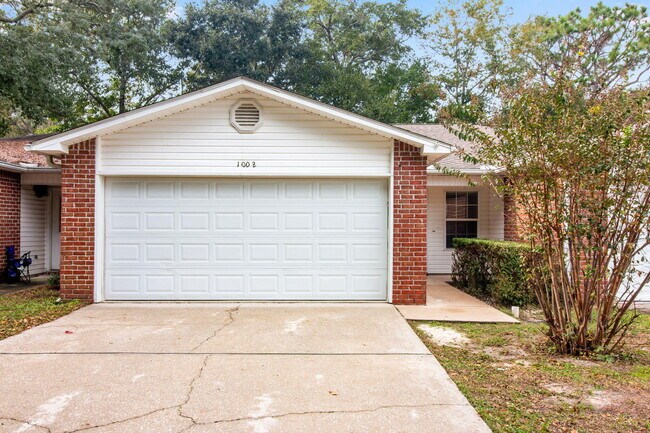 Building Photo - 1002 Cotton Tree Ct