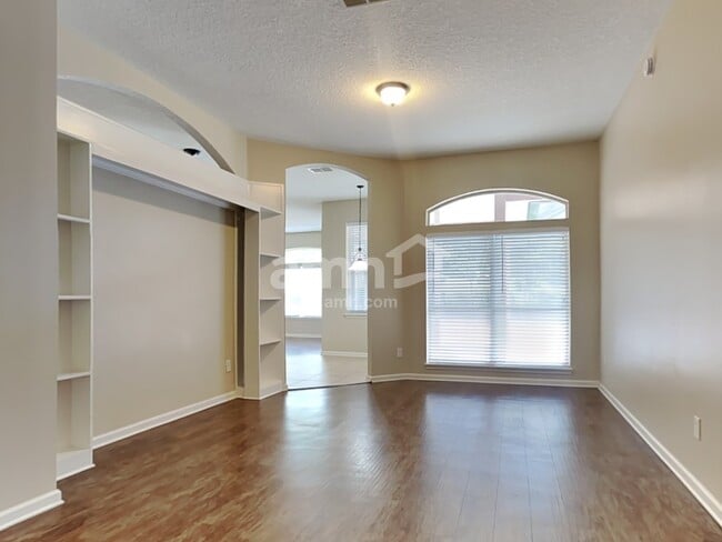 Building Photo - 164 Corral Cir