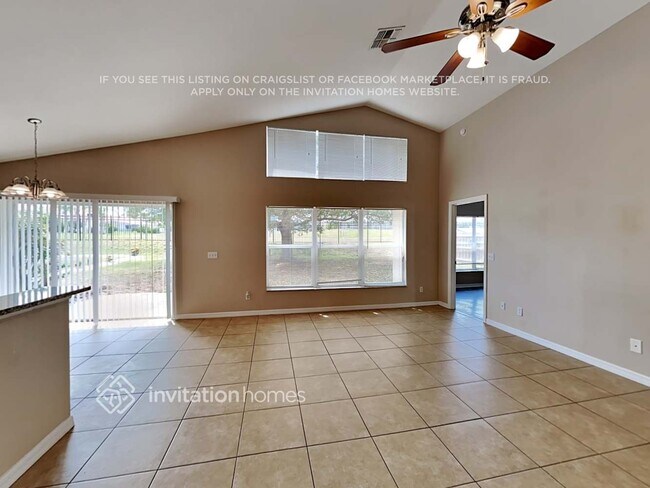 Foto del edificio - 723 Berwick Dr