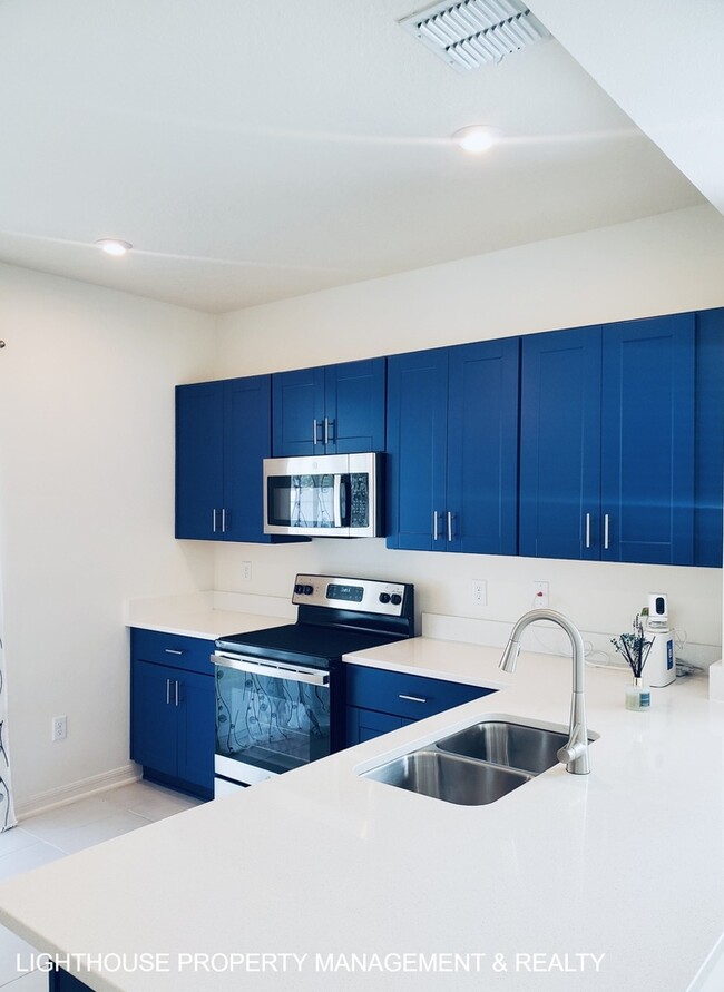 Foto del edificio - Charming, Newly Built 2 Bed/2.5 Bath Townh...