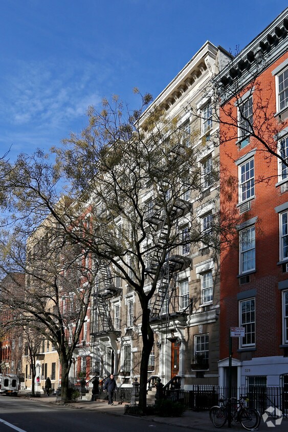 Building Photo - 331 W 21st St