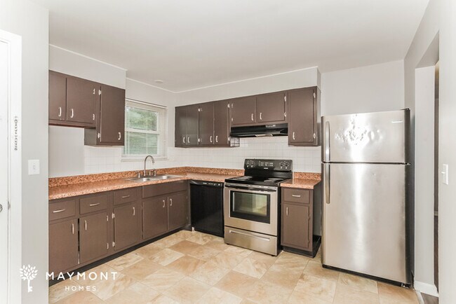Building Photo - Charming 3-Bedroom Brick Home in Cincinnat...