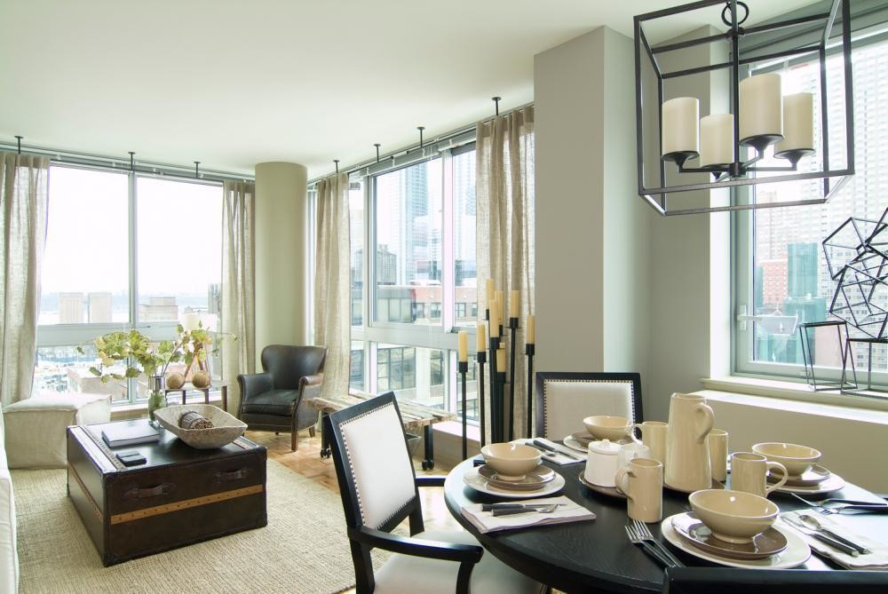 Foto principal - 453 W 37th St
