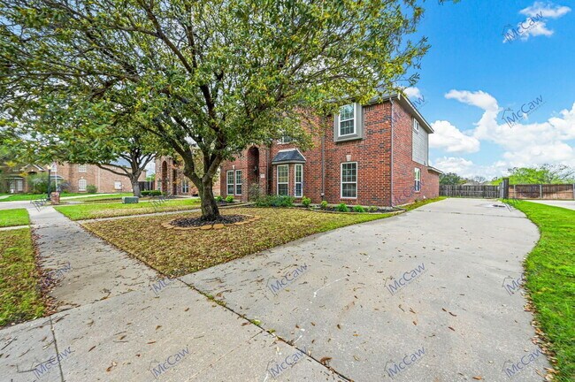 Building Photo - 608 Vasey Oak Dr