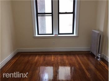 Building Photo - 725 W 181st St