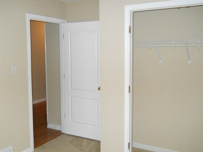 Foto del edificio - 1098 Breezy Valley Dr