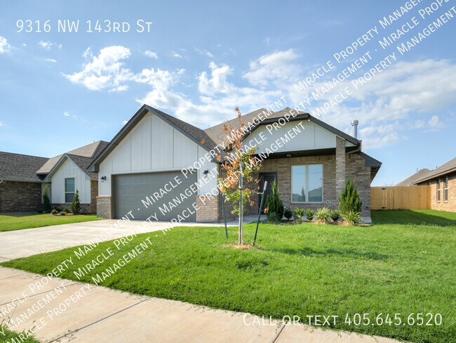 Foto del edificio - 9316 NW 143rd St