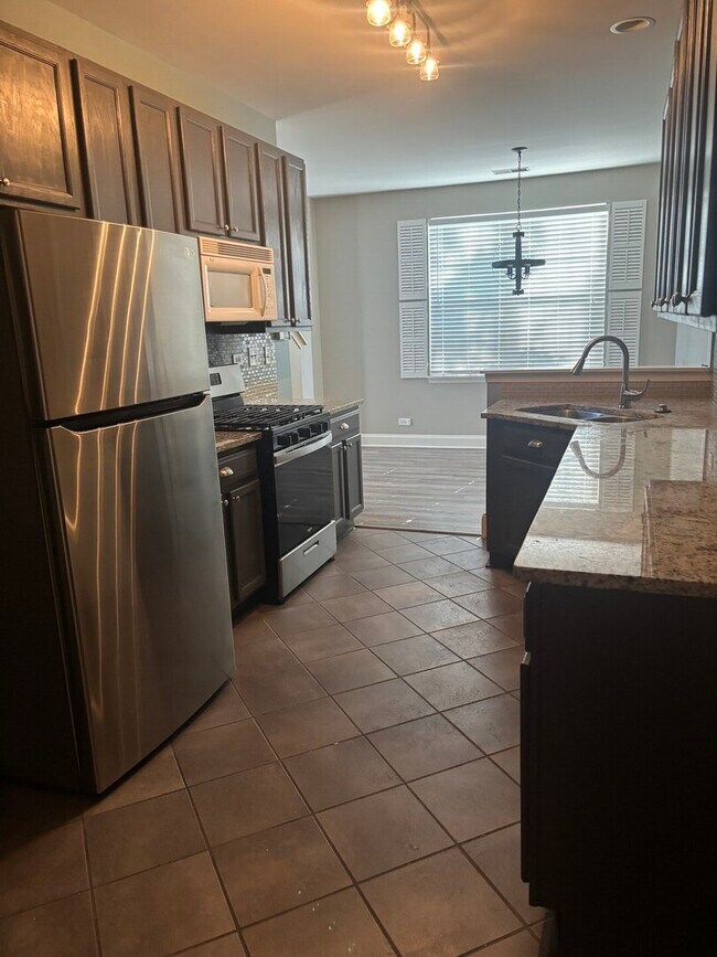 Foto del edificio - 2568 Hillsboro Blvd