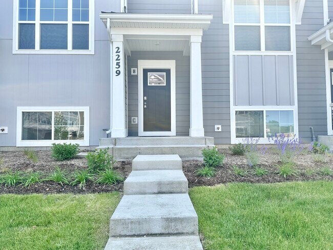 Building Photo - 2259 Glacier St