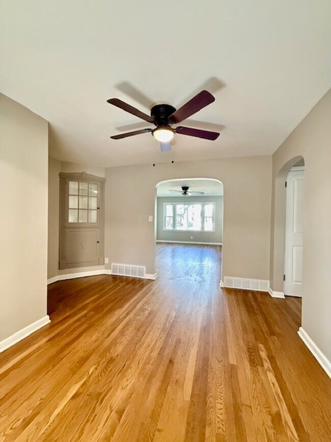 Foto del edificio - ASHLAND - 2 Bedroom Move-In Ready!