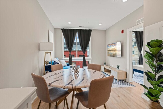 Building Photo - 626 N Delaware Ave