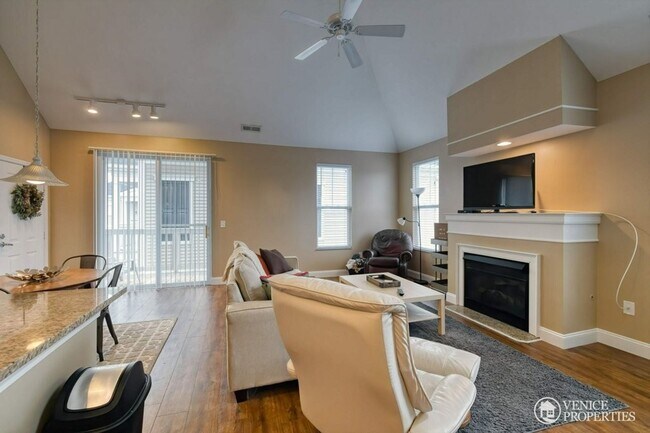 Foto del edificio - Three Bedroom with garage near Grandview