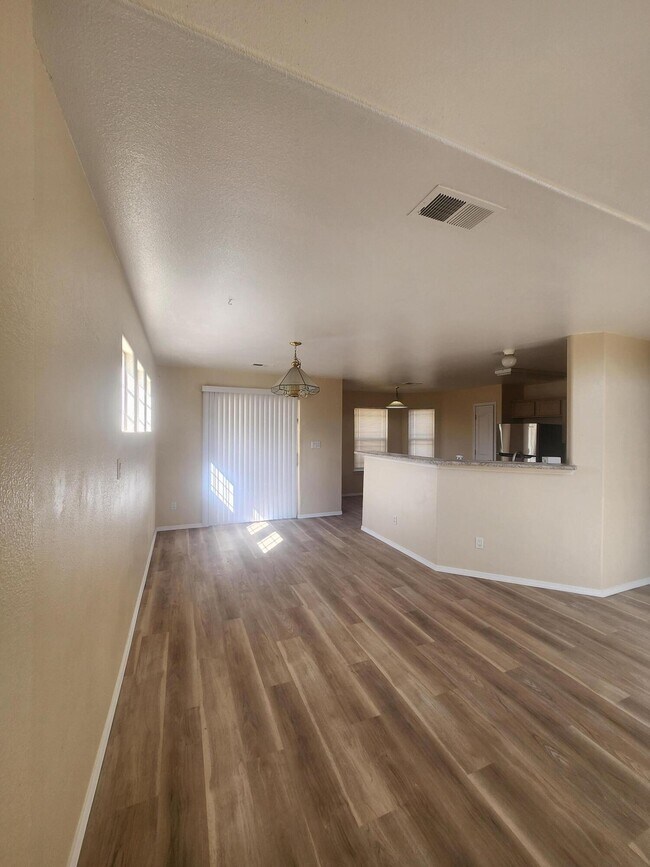 Foto del edificio - 4220 Packaway Rd NW