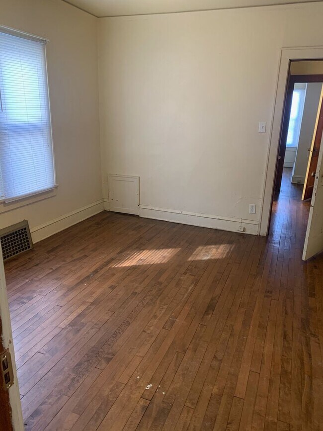 Foto del edificio - 2918-2920 N 47th St