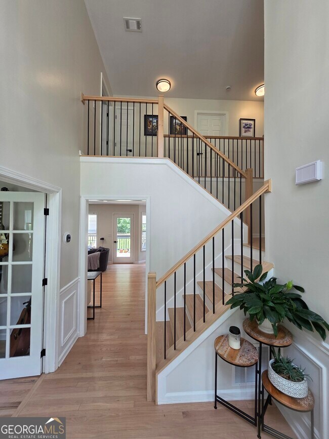 Foto del edificio - 100 Bedford Forrest Dr