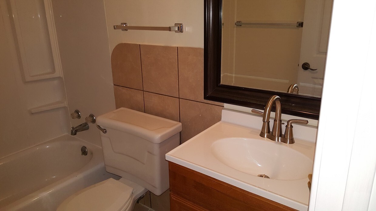 Foto principal - 609 Eastgate St