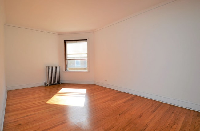 Foto del edificio - 4828 W Addison St