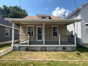 Building Photo - 2915 N Wisconsin Ave