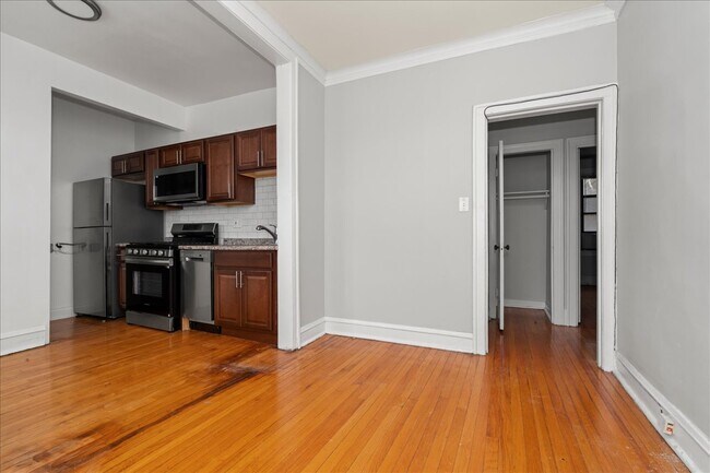 Foto del edificio - 2348 W Addison St