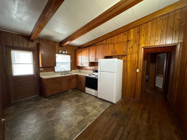 Foto del edificio - 817 Edgewood St
