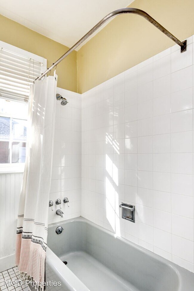 Foto del edificio - 4 br, 2 bath House - 45 S. Emerson Street