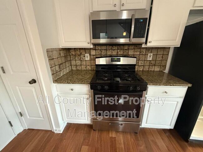 Foto del edificio - 2884 Regent Walk Dr