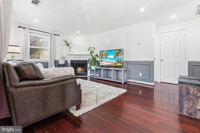 Foto del edificio - 4016 Hirst Dr