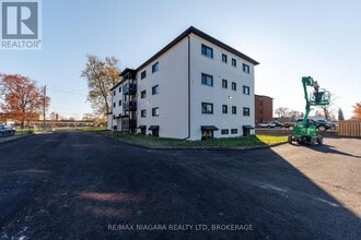 Building Photo - 141 Plymouth Rd