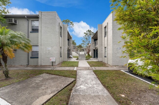 Building Photo - 5111 Curry Ford Rd