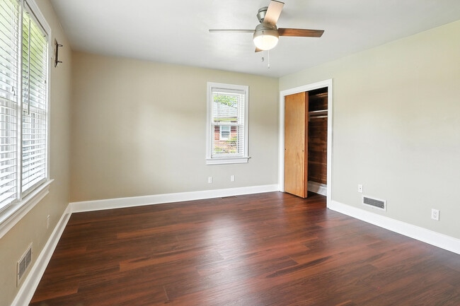 Building Photo - 5105 Sweetbriar Cir