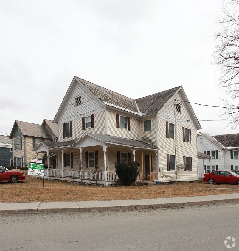 Primary Photo - 83 W Main St
