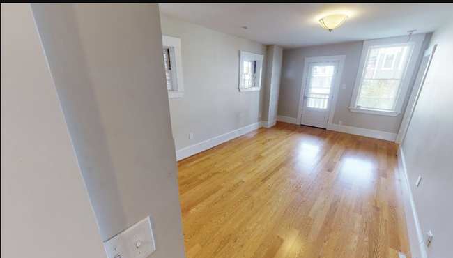 Building Photo - 38 Frankfort St