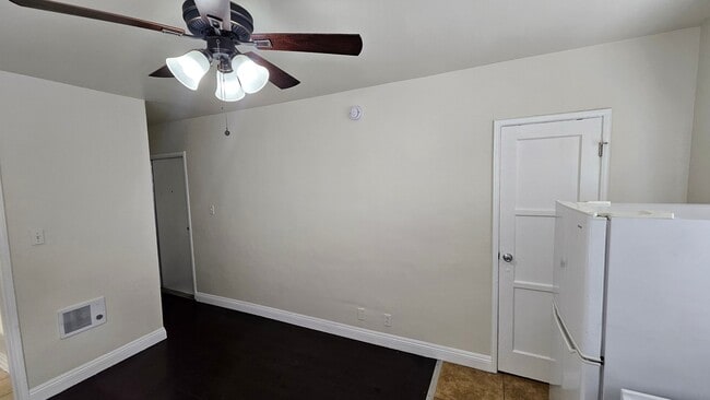 Foto del edificio - 527 Alexandria Ave