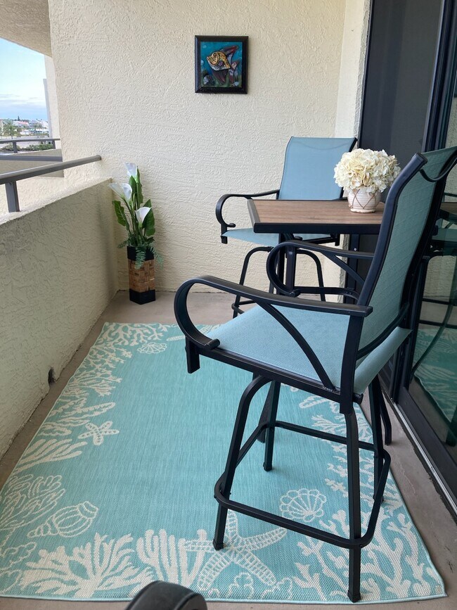 Foto del edificio - 5915 Sea Ranch Dr