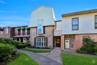 Building Photo - 1812 Saxony Ln