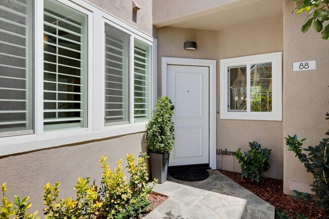 Foto del edificio - 88 Baycrest Ct