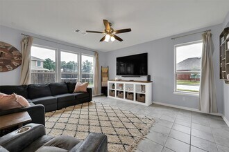Building Photo - 1127 Littleton Ct