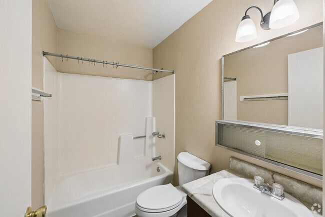 4BR, 2BA - 1,100SF - Primary Bathroom - 520 S Verde St